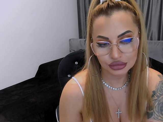 lovelyblondyx