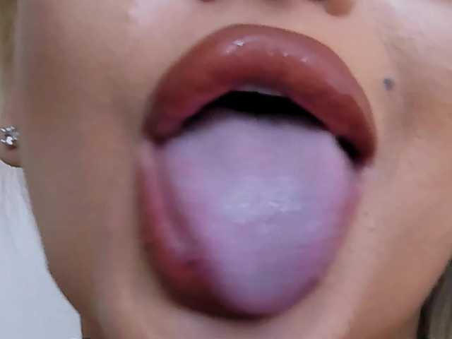 lovelyblondyx cam belle