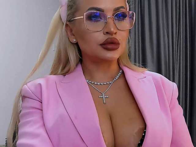 lovelyblondyx online