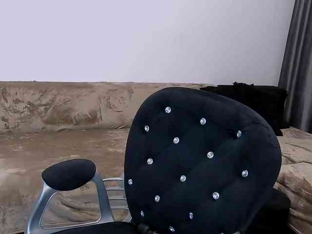 lovelyblondyx webcam