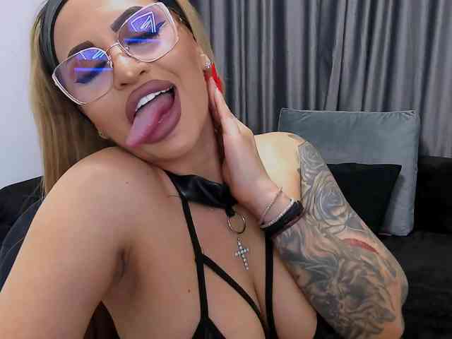 lovelyblondyx lovelyblondyx