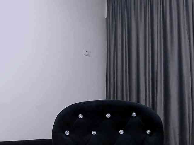 lovelyblondyx webcam