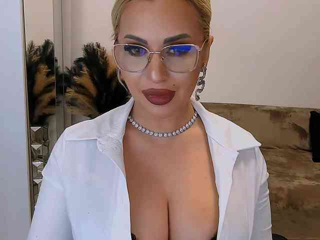 lovelyblondyx lovelyblondyx