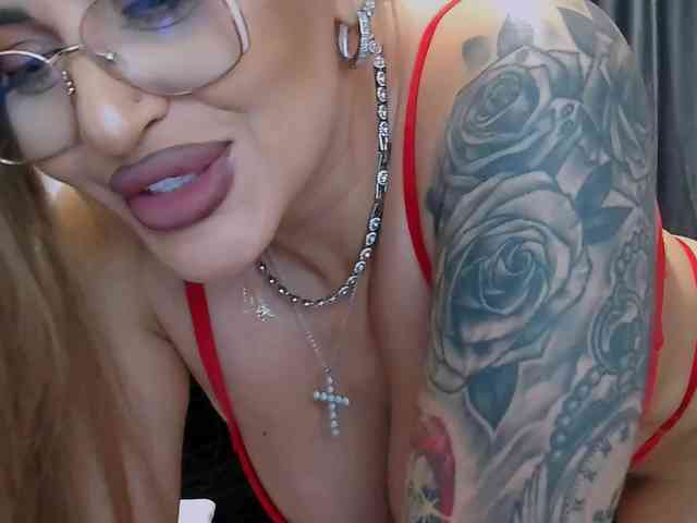 lovelyblondyx webcam