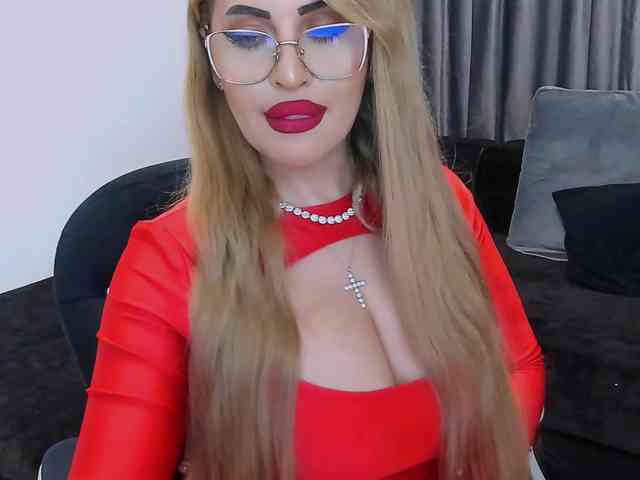 lovelyblondyx webcam