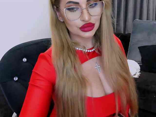 lovelyblondyx webcam