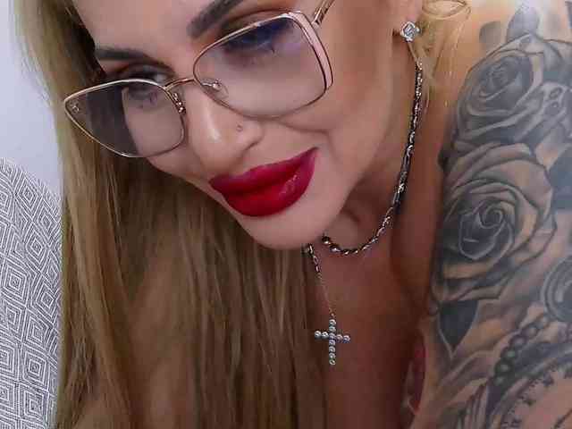 lovelyblondyx lovelyblondyx