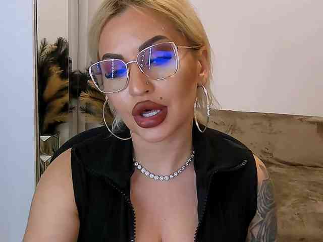 lovelyblondyx lovelyblondyx