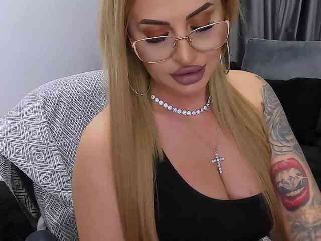 lovelyblondyx lovelyblondyx
