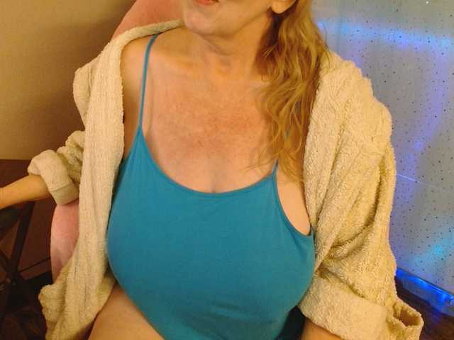 LisaLinny's BongaCams show and profile