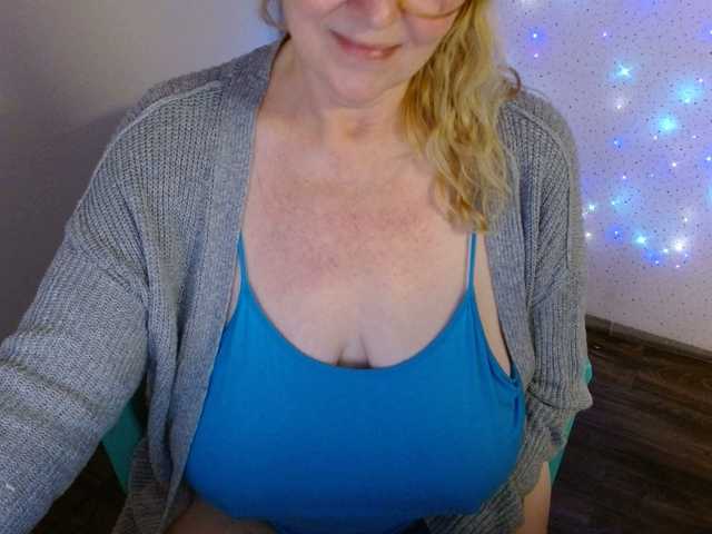 LisaLinny's BongaCams show and profile