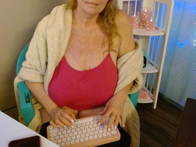 LisaLinny's BongaCams show and profile
