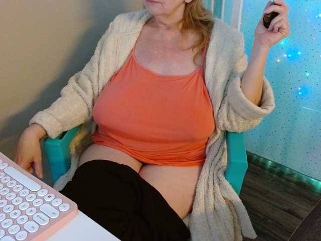 LisaLinny's BongaCams show and profile