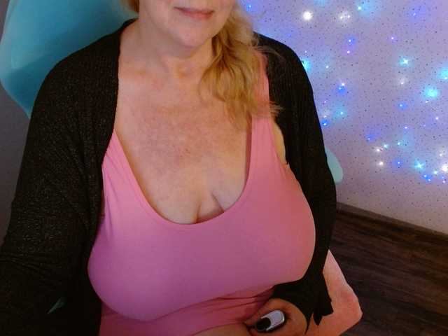 LisaLinny's BongaCams show and profile