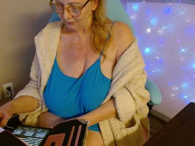 LisaLinny's BongaCams show and profile