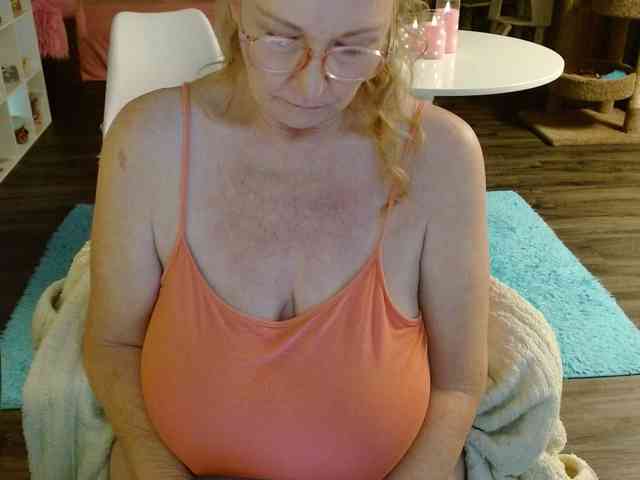 Kallie-Kiss webcam
