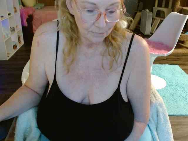 Kallie-Kiss webcam