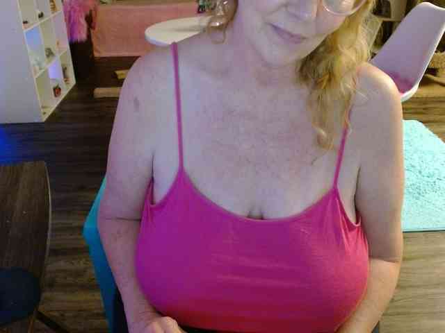 Kallie-Kiss webcam