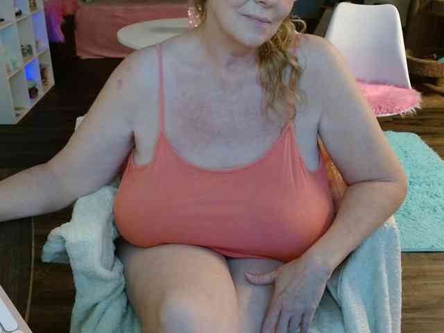 Kallie-Kiss webcam