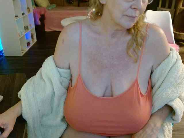 Kallie-Kiss webcam
