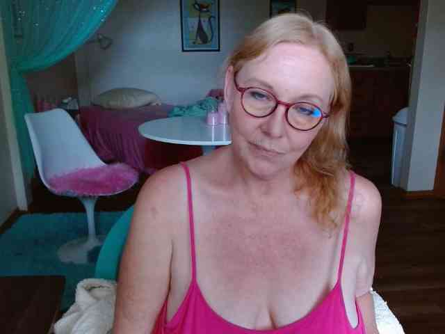 Kallie-Kiss webcam