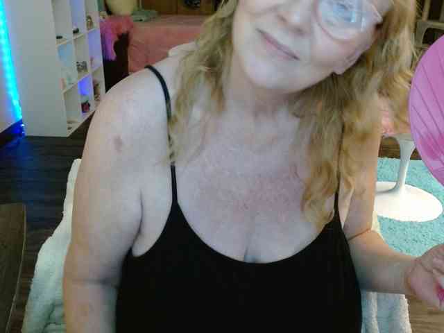 Kallie-Kiss webcam