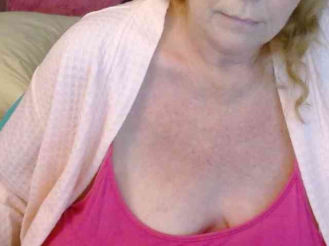 Kallie-Kiss webcam
