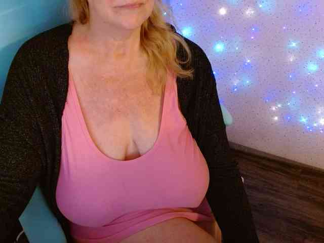 LisaLinny Live Webcam on BongaCams