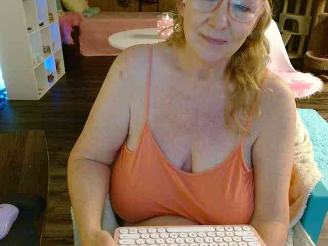 Kallie-Kiss webcam