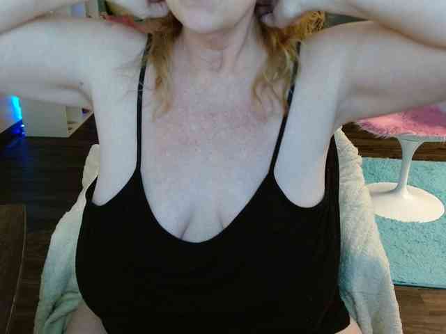 Kallie-Kiss webcam