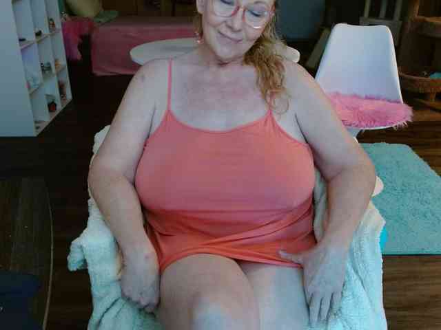 Kallie-Kiss webcam