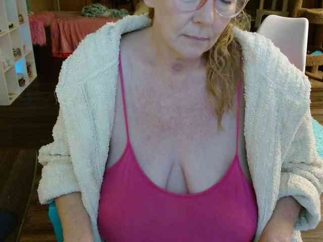 Kallie-Kiss webcam