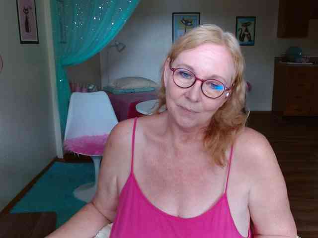 LisaLinny Live Webcam on BongaCams LisaLinny Live Webcam on BongaCams