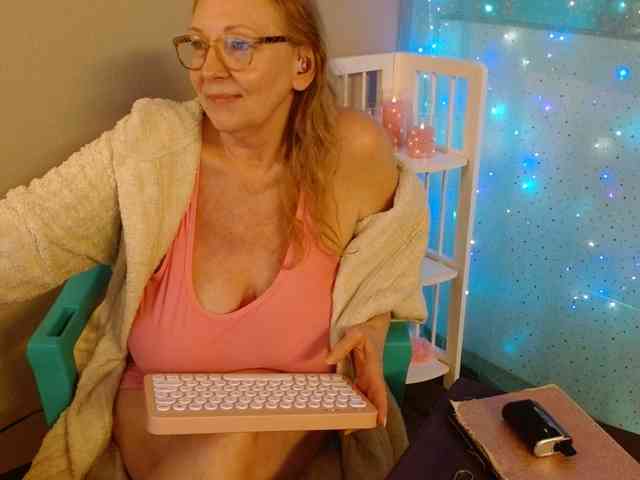 Kallie-Kiss webcam