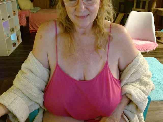 Kallie-Kiss webcam