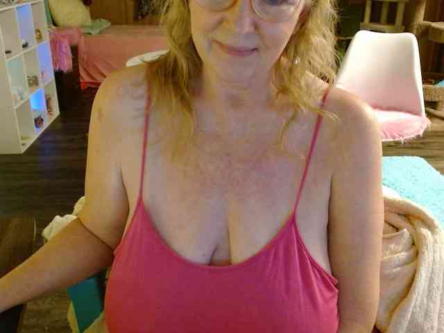 Kallie-Kiss webcam