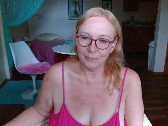 Kallie-Kiss webcam
