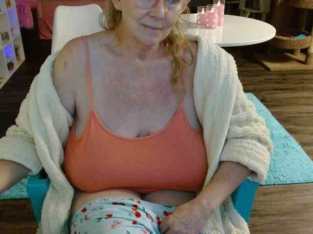 Kallie-Kiss webcam