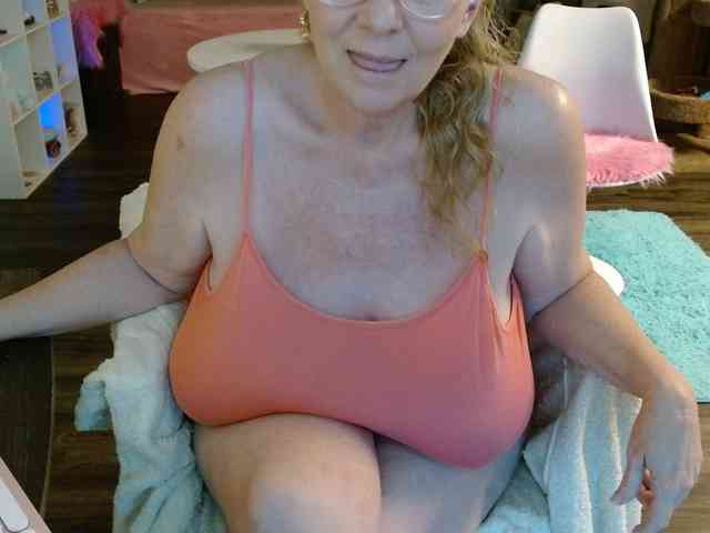 Kallie-Kiss webcam
