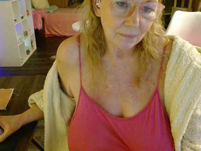 Kallie-Kiss webcam