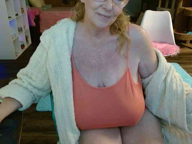 Kallie-Kiss webcam