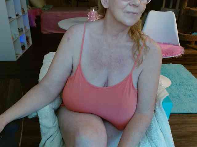 Kallie-Kiss webcam