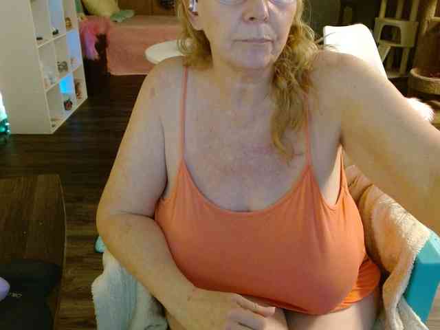 Kallie-Kiss webcam