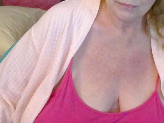 Kallie-Kiss webcam