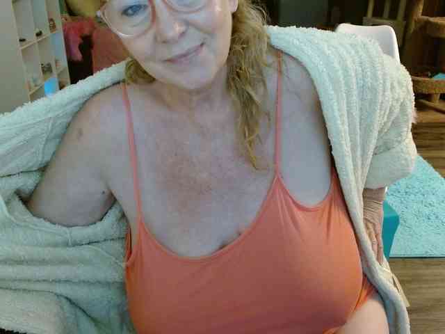 Kallie-Kiss webcam