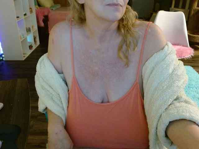 Kallie-Kiss webcam