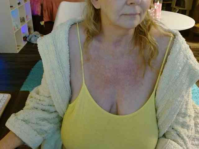 Kallie-Kiss webcam