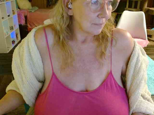 Kallie-Kiss webcam