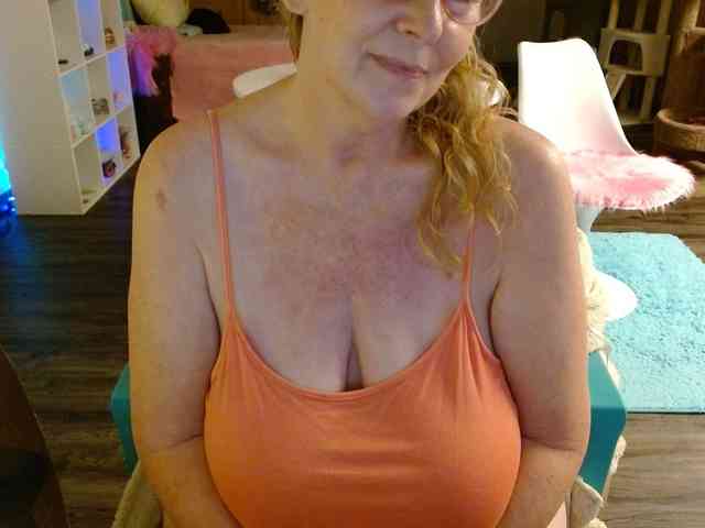 Kallie-Kiss webcam