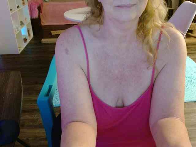 Kallie-Kiss webcam